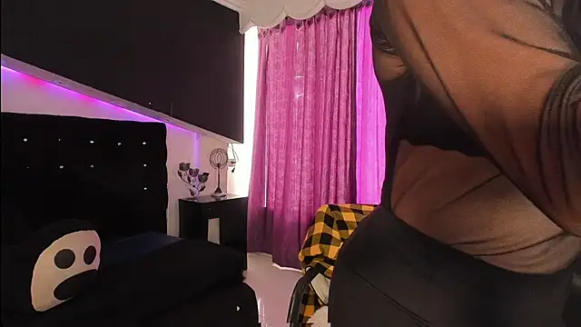 Coral Gibson online show from February 26, 1:00 pm