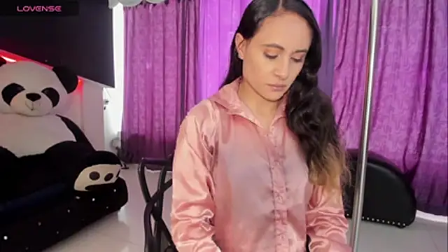 Coral Gibson online show from October 25, 1:34 pm