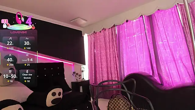 Coral Gibson online show from January 11, 1:40 pm