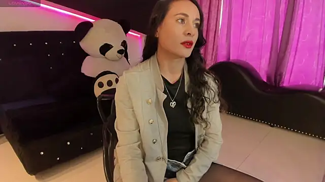 Coral Gibson online show from November 26, 1:22 pm