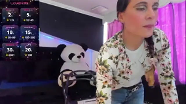 Coral Gibson online show from November 1, 1:05 pm