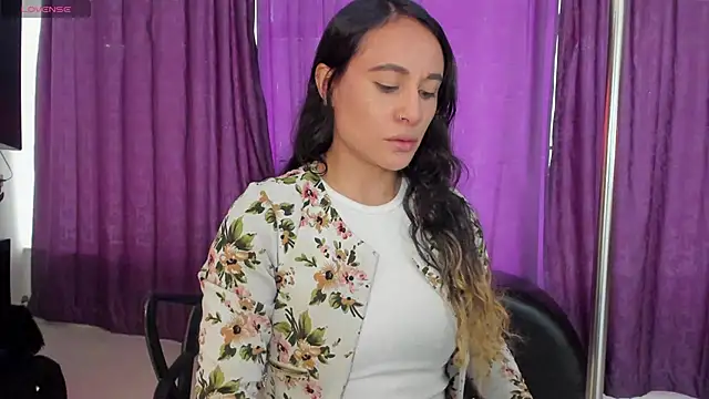Coral Gibson online show from October 2, 1:14 pm