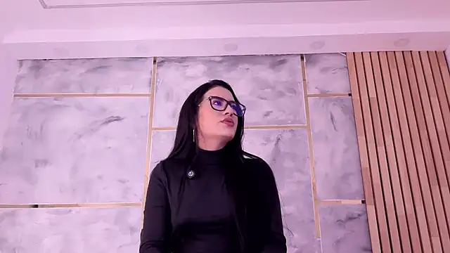 Ellaochoa online show from February 7, 11:29 am