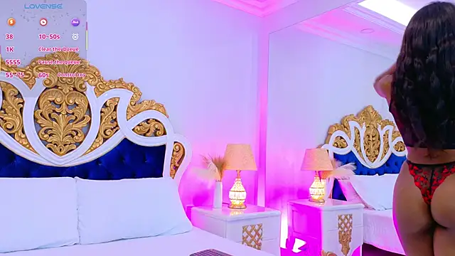 Snapshot of AshleyFerri chatting on November 17, 10:52 am AshleyFerri online show from November 17, 10:52 am