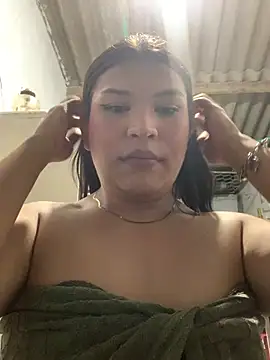 miavalentinaaa online show from May 26, 2:42 am