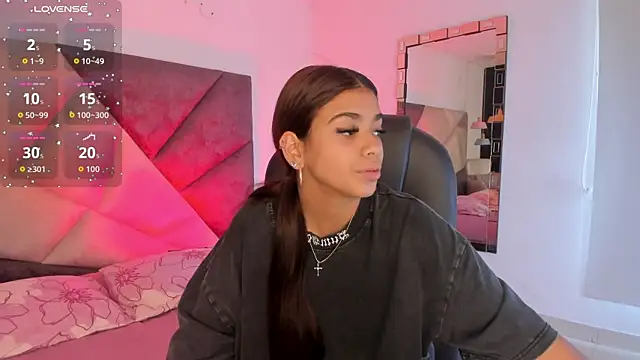 GiaFu online show from December 18, 6:12 pm