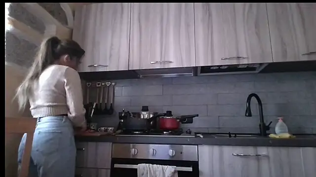 KarolinaReaper online show from March 3, 11:50 am