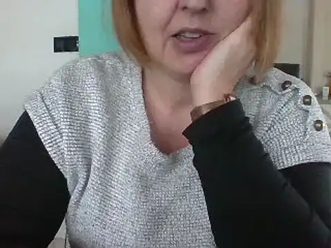 Snapshot of Sandcoq chatting on January 8, 1:20 pm Sandcoq online show from January 8, 1:20 pm