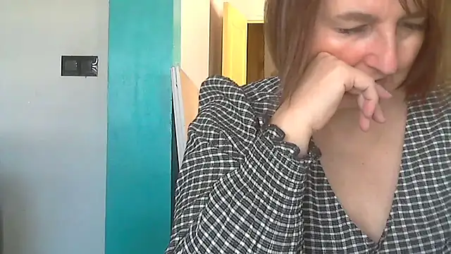 Snapshot of Sandcoq chatting on November 13, 10:52 am Sandcoq online show from November 13, 10:52 am