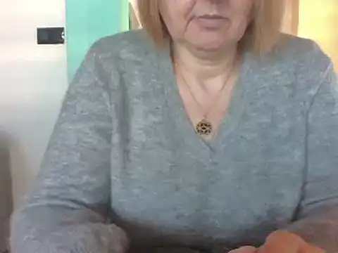 Snapshot of Sandcoq chatting on December 11, 10:47 am Sandcoq online show from December 11, 10:47 am