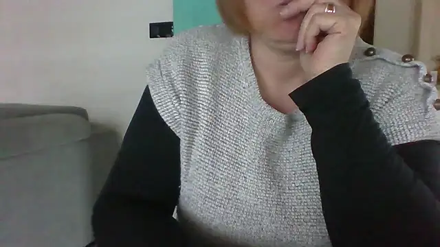 Snapshot of Sandcoq chatting on January 8, 10:15 am Sandcoq online show from January 8, 10:15 am