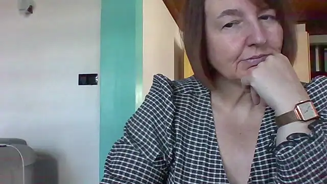 Snapshot of Sandcoq chatting on November 19, 10:26 am Sandcoq online show from November 19, 10:26 am