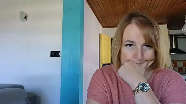 Snapshot of Sandcoq chatting on May 21, 8:55 am Sandcoq online show from May 21, 8:55 am