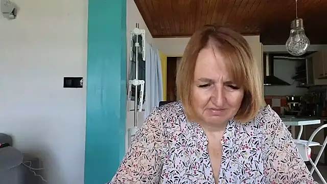 Snapshot of Sandcoq chatting on May 19, 8:43 am Sandcoq online show from May 19, 8:43 am