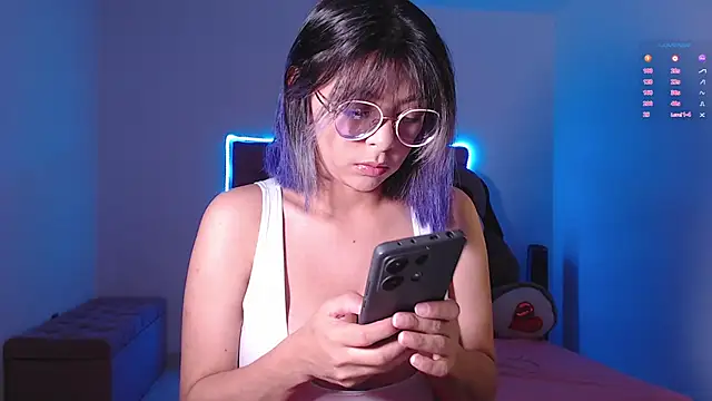 Snapshot of SMIILING_PRINCESS chatting on January 14, 3:22 am SMIILING PRINCESS online show from January 14, 3:22 am