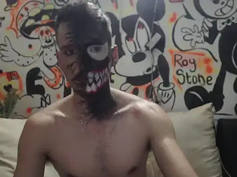 roystonee01 online show from November 1, 1:45 am