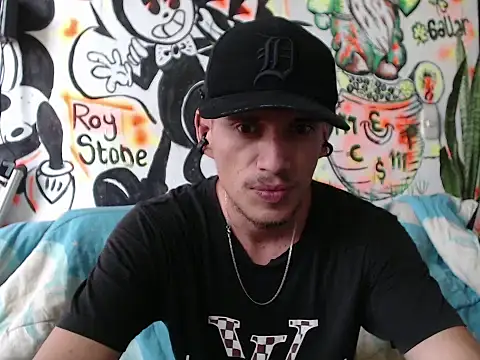 roystonee01 online show from September 16, 3:02 pm