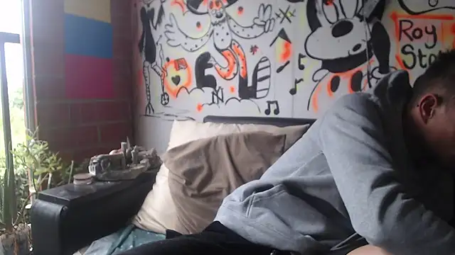 roystonee01 online show from November 17, 12:31 pm