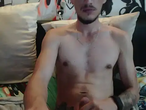 roystonee01 online show from October 19, 9:56 am