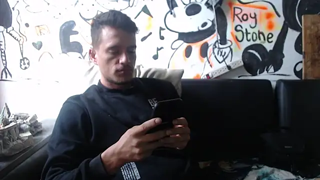 roystonee01 online show from December 22, 1:11 pm