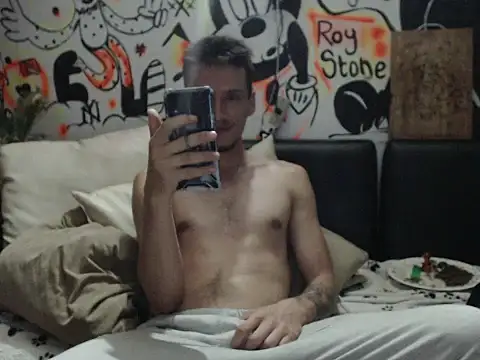 roystonee01 online show from September 27, 2:28 am