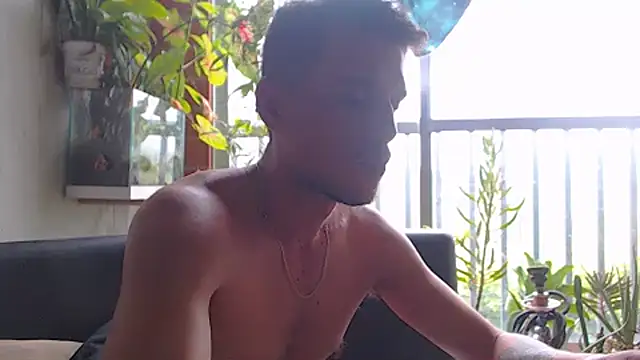 roystonee01 online show from December 20, 2:31 pm