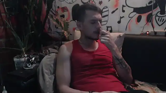 roystonee01 online show from April 14, 1:54 am