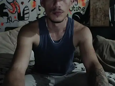 roystonee01 online show from September 28, 10:00 am