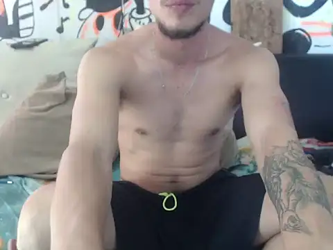 roystonee01 online show from October 25, 5:13 pm