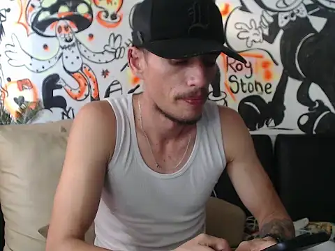 roystonee01 online show from October 6, 9:04 pm