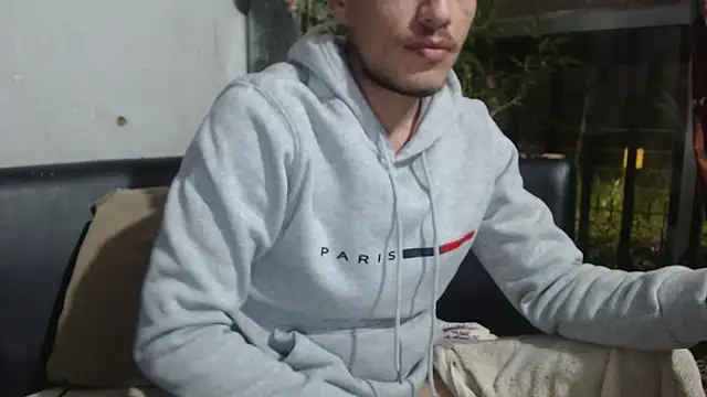 roystonee01 online show from November 18, 6:39 am