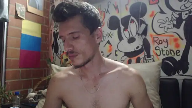 roystonee01 online show from October 28, 1:39 am