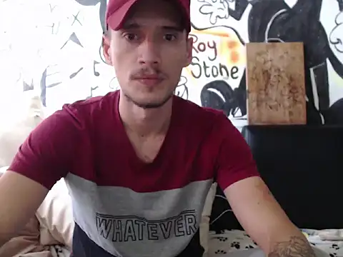 roystonee01 online show from September 21, 11:37 am