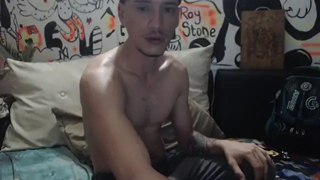 roystonee01 online show from October 30, 9:18 am