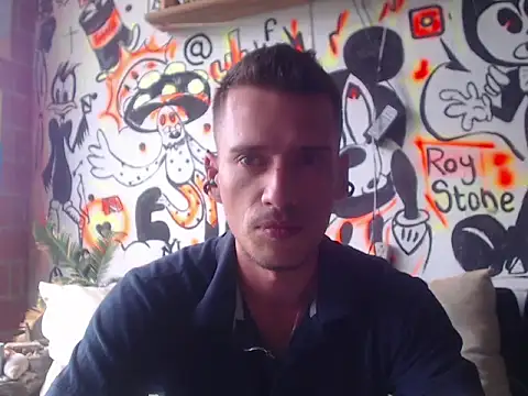 roystonee01 online show from November 5, 4:43 pm