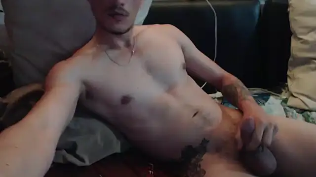 roystonee01 online show from February 27, 10:48 am