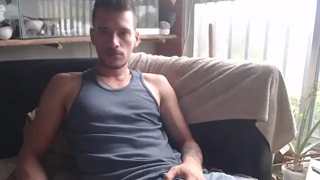 roystonee01 online show from March 7, 11:49 am