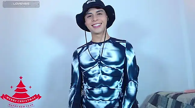 daniel hot online show from December 3, 12:08 am