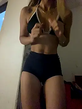 Snapshot of Carolinen chatting on October 7, 10:44 pm Carolinen online show from October 7, 10:44 pm