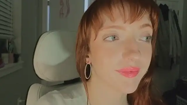 foxxyyyred online show from January 10, 4:30 am