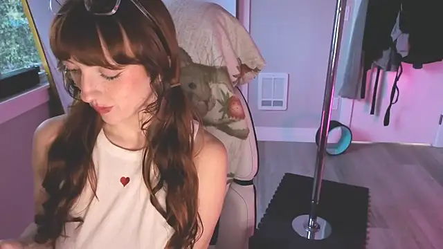 foxxyyyred online show from February 10, 12:09 am