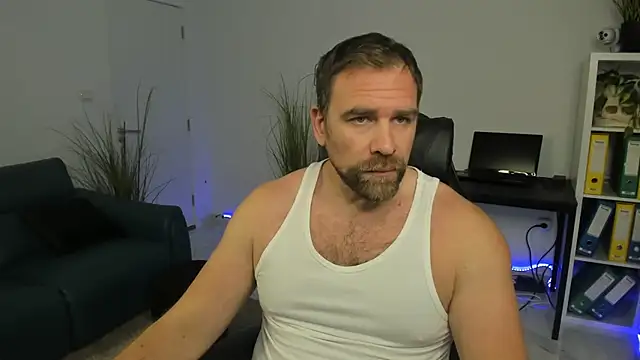 John-E-Dough online show from November 26, 9:53 am