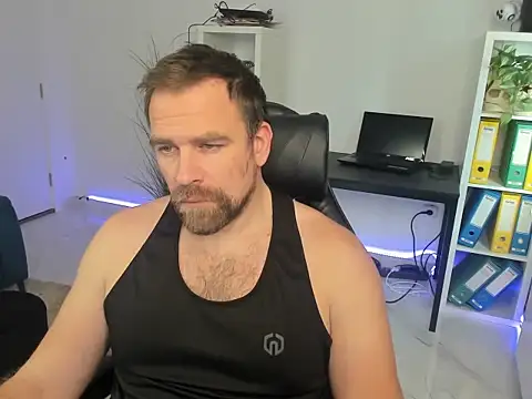 John-E-Dough online show from December 4, 8:24 am