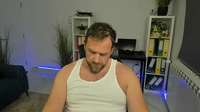 John-E-Dough online show from November 27, 6:14 am