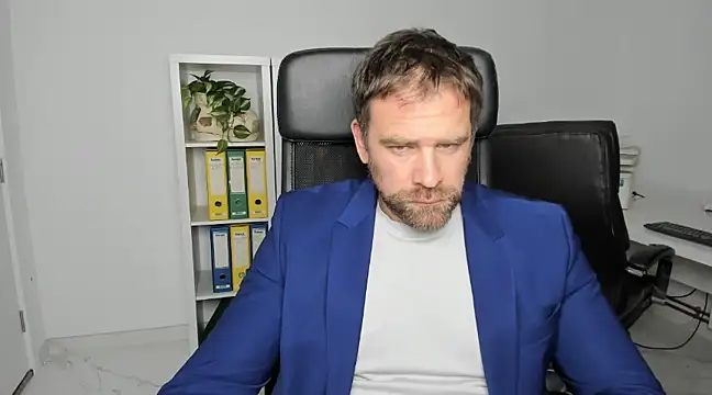 Snapshot of John-E-Dough chatting on December 15, 5:23 am John-E-Dough online show from December 15, 5:23 am