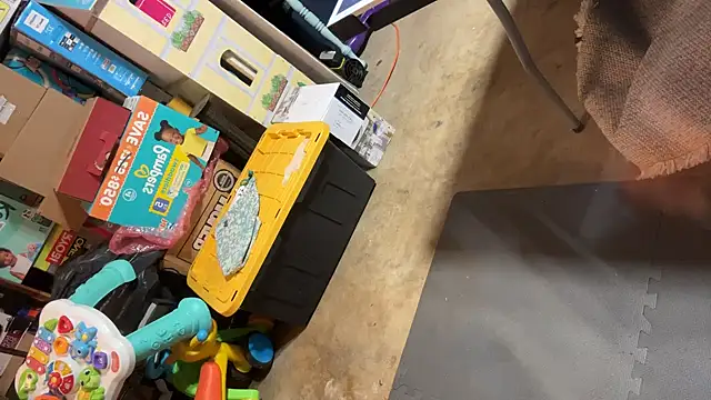 Snapshot of Dani_Dragon69 chatting on March 2, 11:52 am Dani Dragon69 online show from March 2, 11:52 am