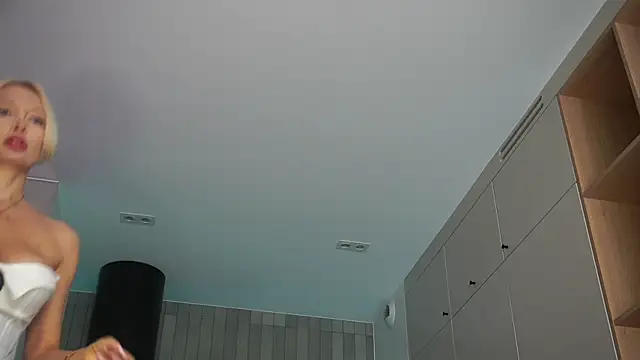 DreamSofia online show from September 28, 8:32 am