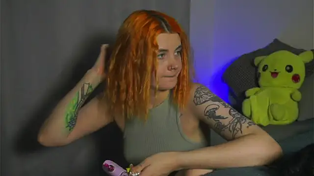 Snapshot of HarpyWitch chatting on October 8, 7:03 pm HarpyWitch online show from October 8, 7:03 pm