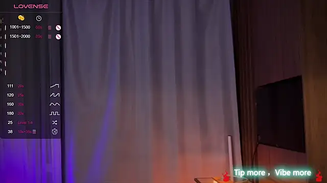 Snapshot of HarpyWitch chatting on February 22, 11:03 pm HarpyWitch online show from February 22, 11:03 pm