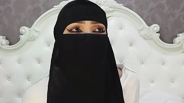 Snapshot of Hajar_Kar chatting on July 6, 5:25 am Hajar Kar online show from July 6, 5:25 am